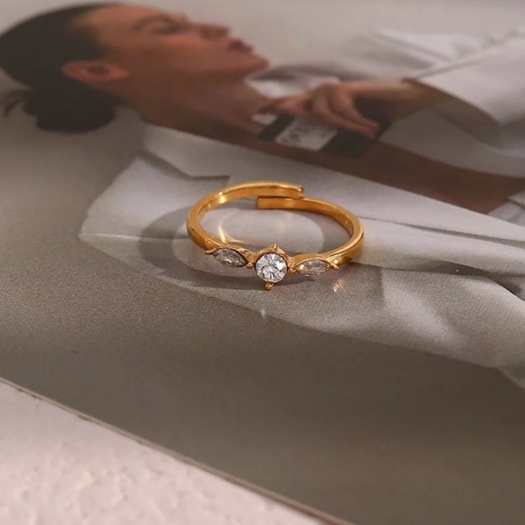 New Adjustable 18k Gold Zircon Ring, cute Ring, shiny Ring. - Picture 4 of 6